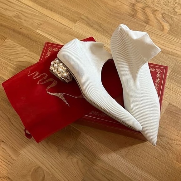 Rene Caovilla Ivory Ribbed Shoes with Pearl Embellished Heel